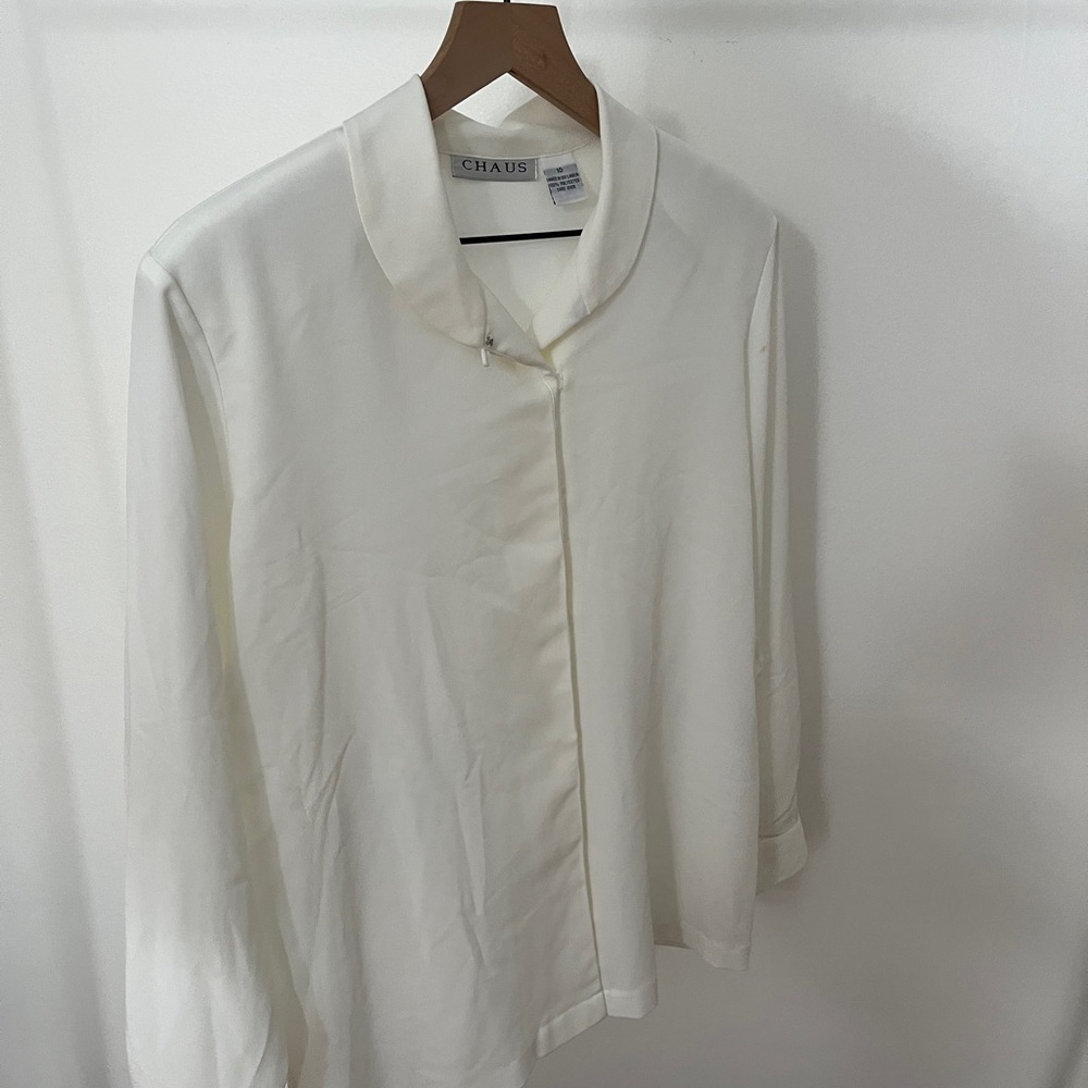 Vintage Chaus White Silky Blouse with Peter Pan Collar detail - Picture 6 of 7